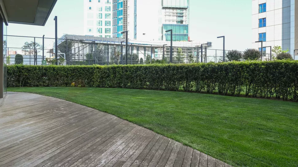 Bakırköy Sahilde Satılık Premium Daire, Havuzlu ve Güvenlikli