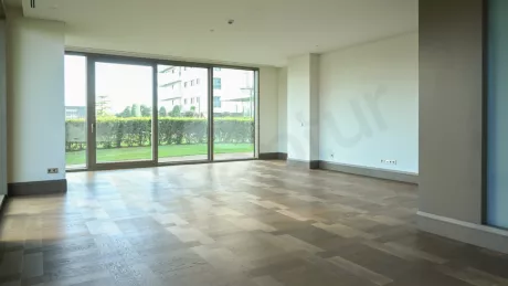 Bakırköy Sahilde Satılık Premium Daire, Havuzlu ve Güvenlikli