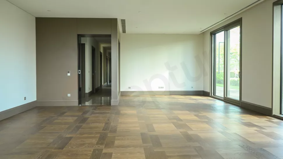 Bakırköy Sahilde Satılık Premium Daire, Havuzlu ve Güvenlikli