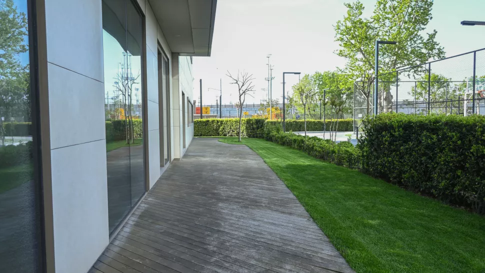 Bakırköy Sahilde Satılık Premium Daire, Havuzlu ve Güvenlikli