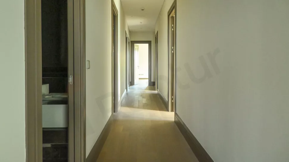 Bakırköy Sahilde Satılık Premium Daire, Havuzlu ve Güvenlikli
