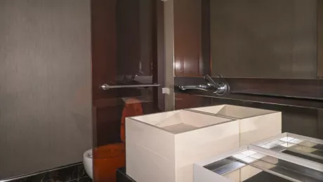 Bakırköy Sahilde Satılık Premium Daire, Havuzlu ve Güvenlikli