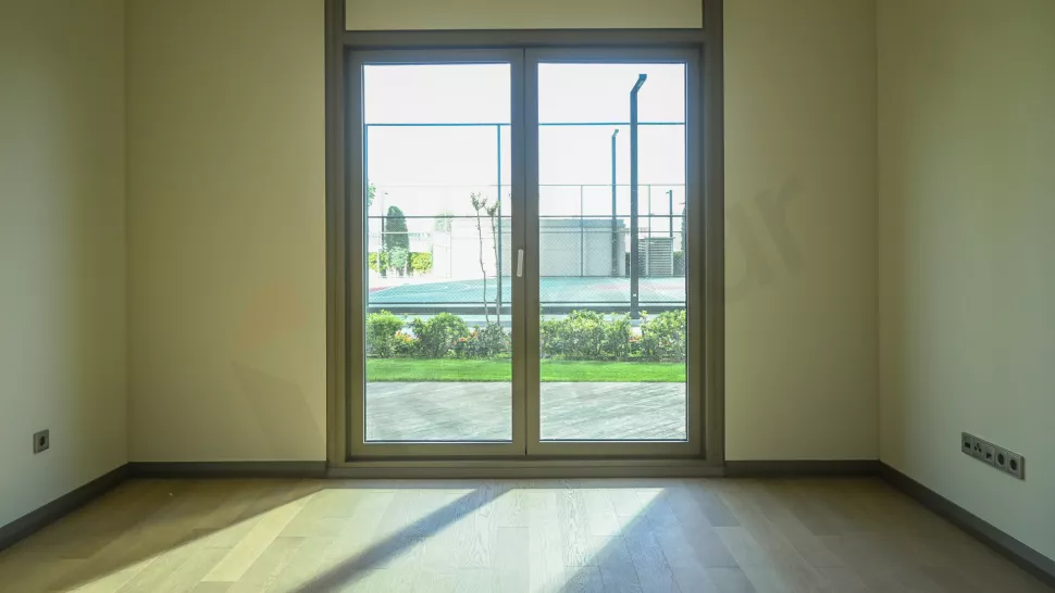 Bakırköy Sahilde Satılık Premium Daire, Havuzlu ve Güvenlikli