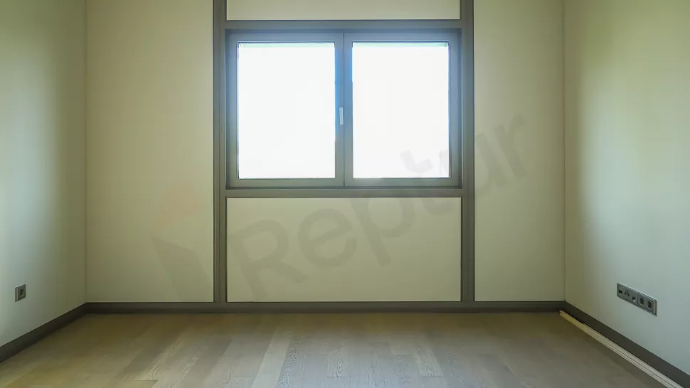 Bakırköy Sahilde Satılık Premium Daire, Havuzlu ve Güvenlikli