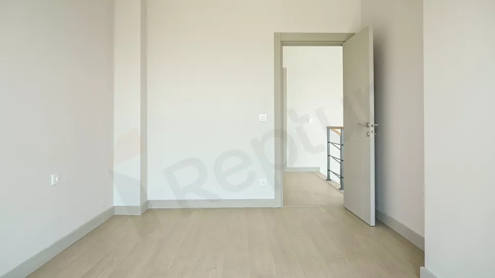 Başakşehir'de Vatandaşlığa Uygun Havuzlu Sitede Satılık Lüks Dubleks