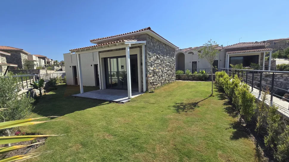 Bodrum'da Oturma İznine Uygun Yeni Teslim Havuzlu 2+1 Villa