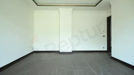 Beyoğlu'nda Satılık Lüks Daire: Vatandaşlığa Uygun, Taksit İmkanı