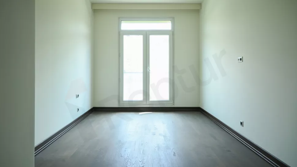 Beyoğlu'nda Satılık Lüks Daire: Vatandaşlığa Uygun, Taksit İmkanı