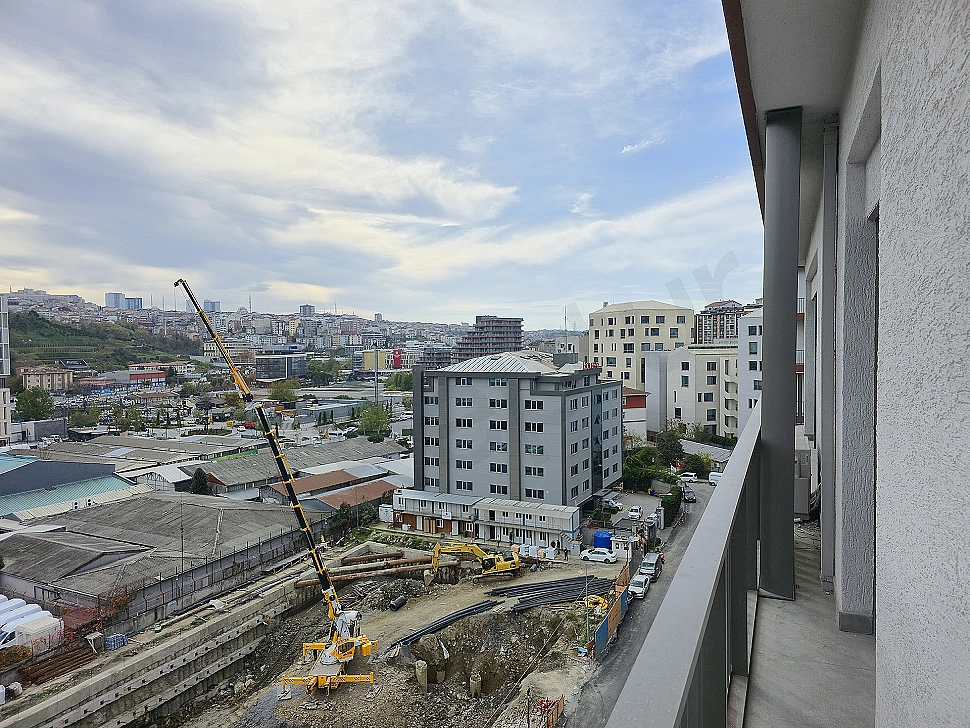 İstanbul Kağıthane'de şehir manzaralı eşyalı 2+1 daire görseli.