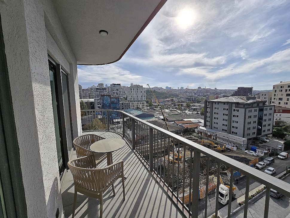 Kağıthane'de bulunan dairenin balkon görseli.