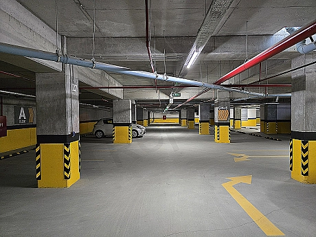 İstanbul Kağıthane'de kapalı otopark girişi