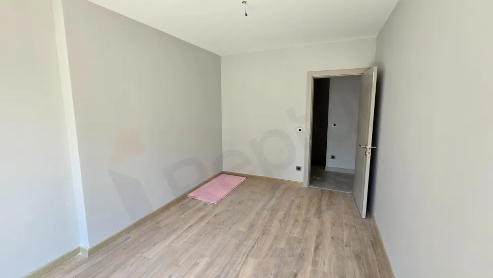 Beylikdüzü'nde Bol Doğal Işıklı, Balkon ve Teraslı Satılık 3.5+1 Aile Dubleksi