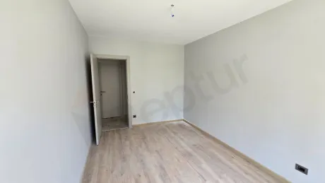 Beylikdüzü'nde Bol Doğal Işıklı, Balkon ve Teraslı Satılık 3.5+1 Aile Dubleksi