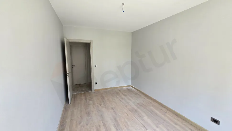 Beylikdüzü'nde Bol Doğal Işıklı, Balkon ve Teraslı Satılık 3.5+1 Aile Dubleksi