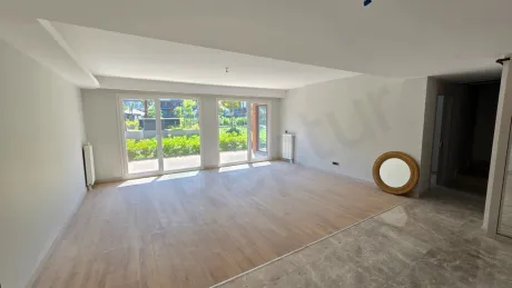 Beylikdüzü'nde Bol Doğal Işıklı, Balkon ve Teraslı Satılık 3.5+1 Aile Dubleksi