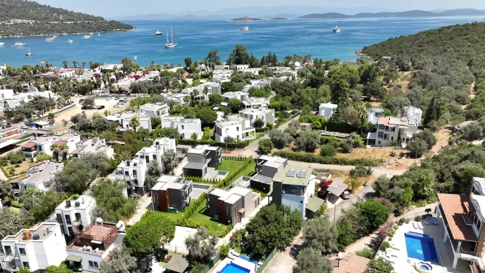 Bodrum'da Oturma İznine Uygun Yeni Teslim Havuzlu 2+1 Lüks Villa
