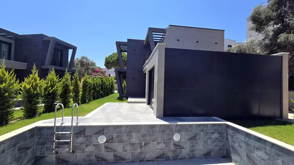 Bodrum'da Oturma İznine Uygun Yeni Teslim Havuzlu 2+1 Lüks Villa