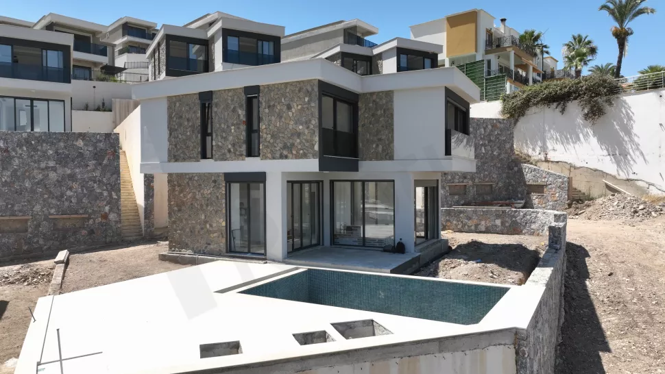 Bodrum Denize Sıfır Satılık Villa - Özel Plajlı ve Vatandaşlığa Uygun