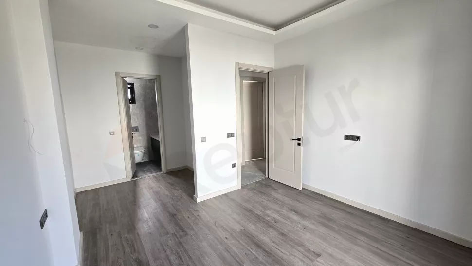 Bodrum'da Satılık Sıfır Villa Havuzlu Site İçinde Oturma İznine Uygun