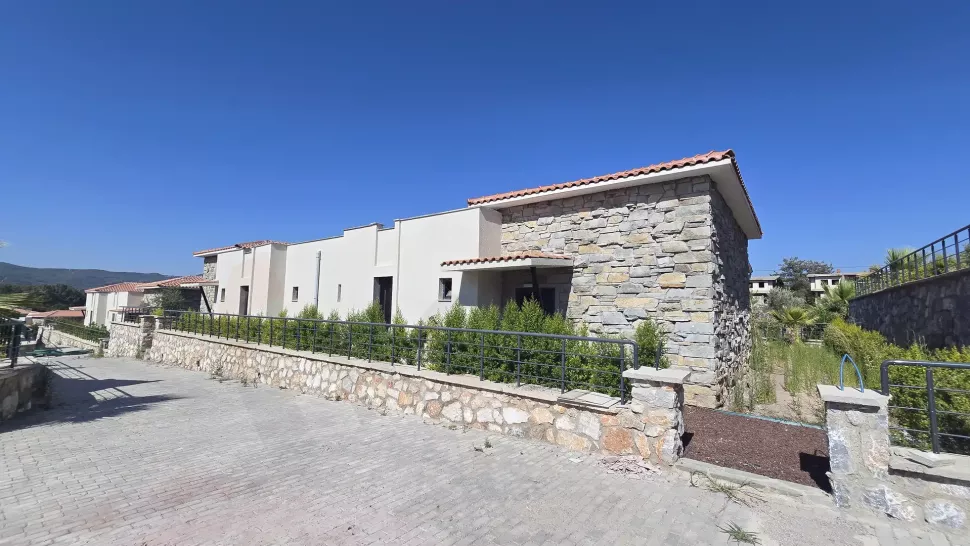 Bodrum'da Satılık Sıfır Villa Havuzlu Site İçinde Oturma İznine Uygun