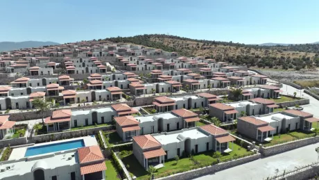 Bodrum'da Satılık Sıfır Villa Havuzlu Site İçinde Oturma İznine Uygun