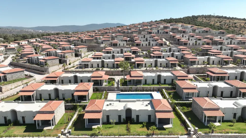 Bodrum'da Satılık Sıfır Villa Havuzlu Site İçinde Oturma İznine Uygun