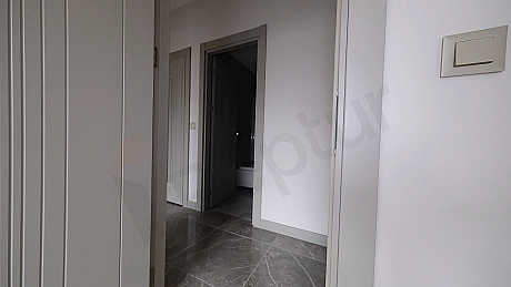Topkapı'da Satılık Ara Kat (5. Kat) Kapalı Mutfaklı Geniş 2+1 Daire