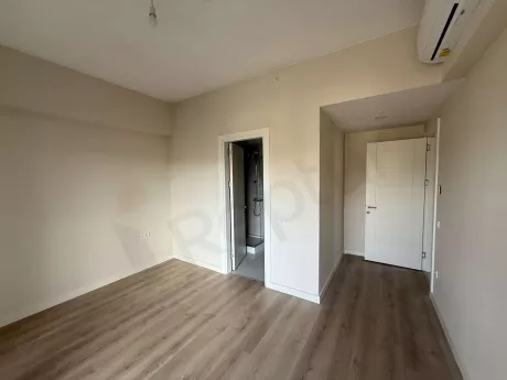 Modern ve geniş bir yatak odası iç mekanı