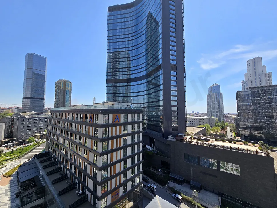 Şişli'de yüksek bir binadan görünen panoramik şehir manzarası
