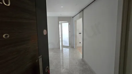 Beylikdüzü'nde Peyzaj Manzaralı ve Çift Balkonlu 4.5+1 Aile Dairesi
