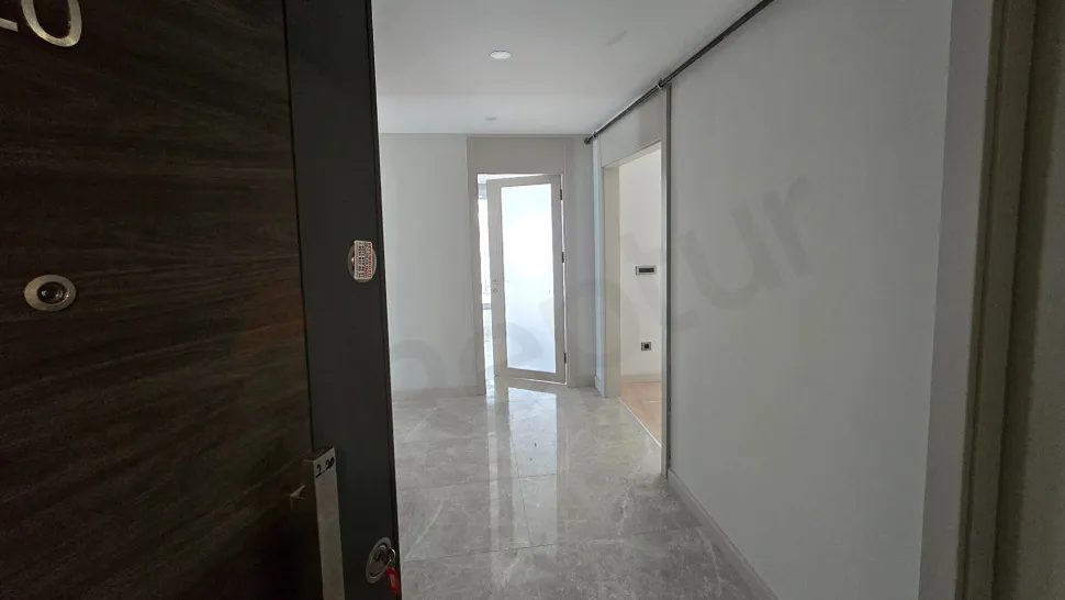 Beylikdüzü'nde Peyzaj Manzaralı ve Çift Balkonlu 4.5+1 Aile Dairesi