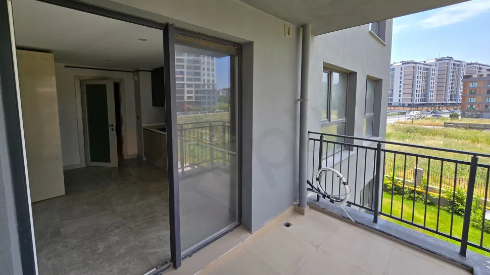 Beylikdüzü'nde Peyzaj Manzaralı ve Çift Balkonlu 4.5+1 Aile Dairesi