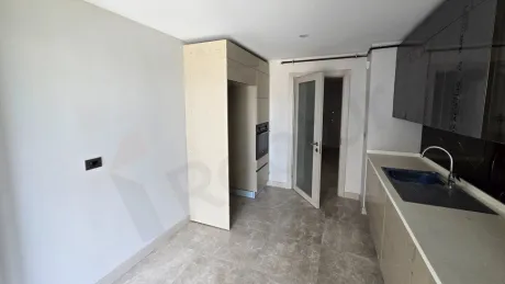 Beylikdüzü'nde Peyzaj Manzaralı ve Çift Balkonlu 4.5+1 Aile Dairesi