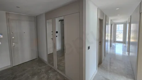 Beylikdüzü'nde Peyzaj Manzaralı ve Çift Balkonlu 4.5+1 Aile Dairesi