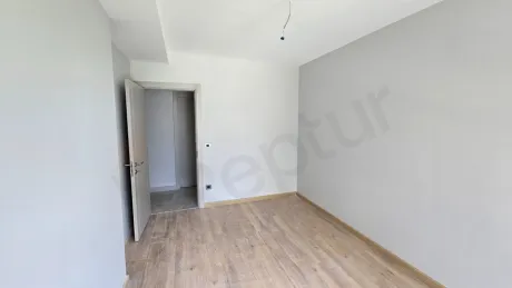 Beylikdüzü'nde Peyzaj Manzaralı ve Çift Balkonlu 4.5+1 Aile Dairesi