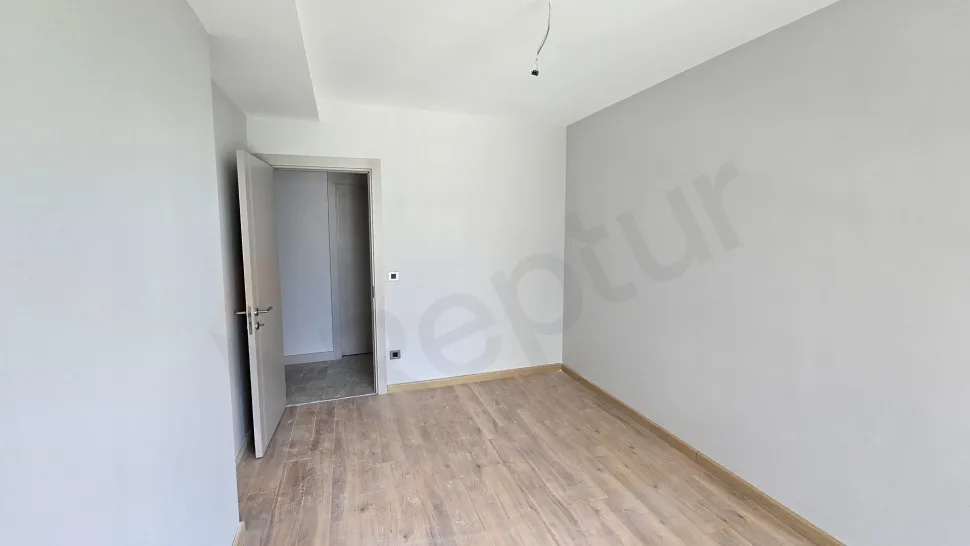Beylikdüzü'nde Peyzaj Manzaralı ve Çift Balkonlu 4.5+1 Aile Dairesi