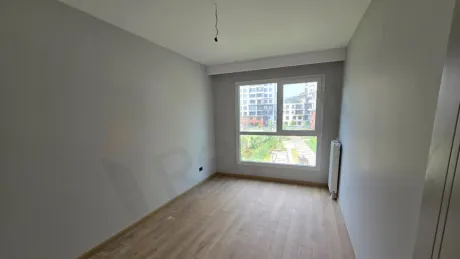 Beylikdüzü'nde Peyzaj Manzaralı ve Çift Balkonlu 4.5+1 Aile Dairesi