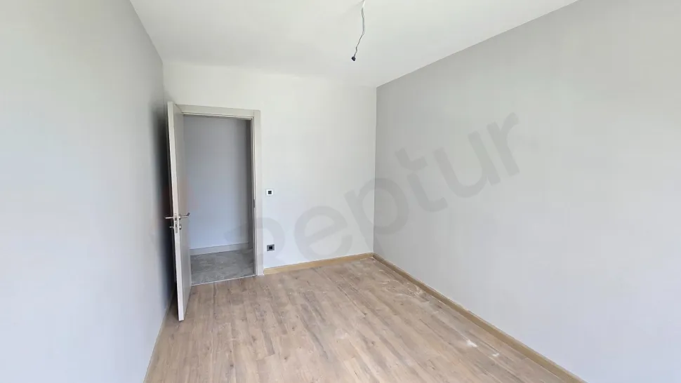 Beylikdüzü'nde Peyzaj Manzaralı ve Çift Balkonlu 4.5+1 Aile Dairesi