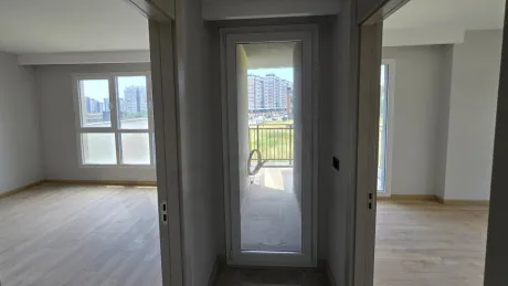 Beylikdüzü'nde Peyzaj Manzaralı ve Çift Balkonlu 4.5+1 Aile Dairesi