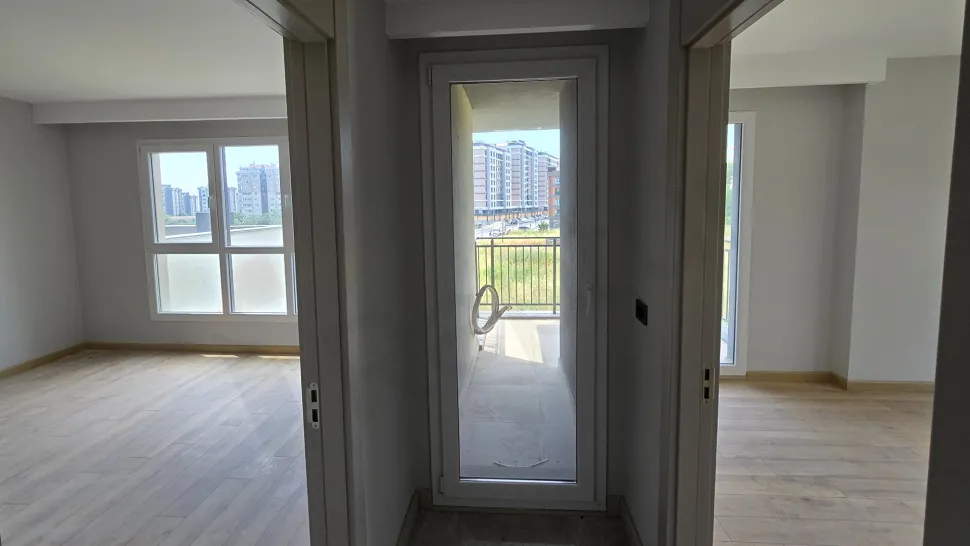 Beylikdüzü'nde Peyzaj Manzaralı ve Çift Balkonlu 4.5+1 Aile Dairesi