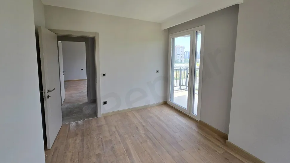 Beylikdüzü'nde Peyzaj Manzaralı ve Çift Balkonlu 4.5+1 Aile Dairesi