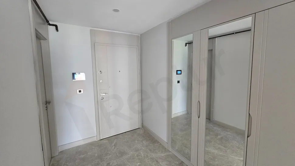Beylikdüzü'nde Peyzaj Manzaralı ve Çift Balkonlu 4.5+1 Aile Dairesi