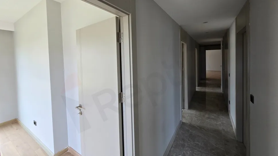 Beylikdüzü'nde Peyzaj Manzaralı ve Çift Balkonlu 4.5+1 Aile Dairesi
