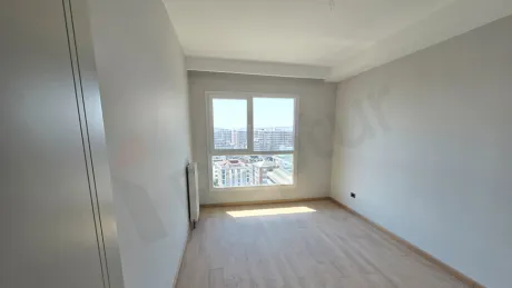 Modern ve geniş bir yatak odası iç mekan görseli.