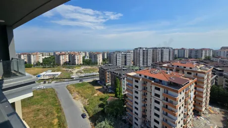 İstanbul Beylikdüzü'nde binaları ve yerleşim alanlarını kapsayan panoramik şehir manzarası.