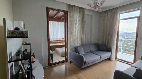 Deniz manzaralı ve geniş balkon görseli