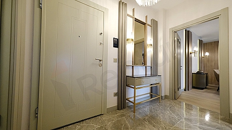 Eşyalı daire giriş alanı fotoğrafı.