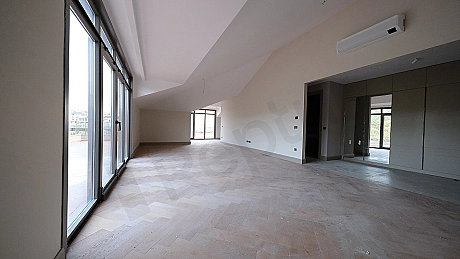 Gökyüzü Villası: 421 m² Net, 5 Yatak Odalı ve Dev Teraslı Emsalsiz Daire
