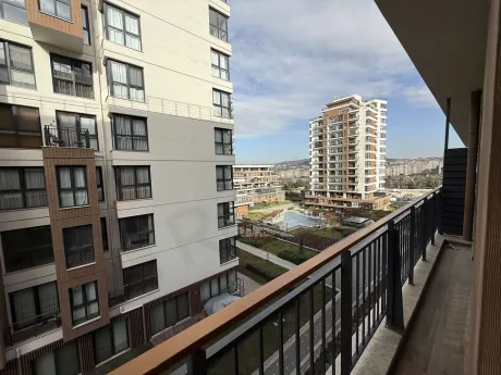 Narlıbahçe Evleri E Blokta Ferah Cepheli ve Çamaşır Odalı Kullanışlı 3+1