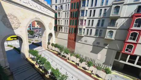 Meydan Ardıçlı'da AVM'lere ve Sosyal Hayata Yakın 1+1 Satılık Daire
